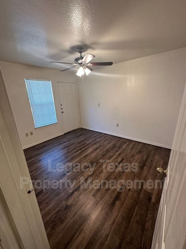 Photo - 1110 Williams Ave Unit A