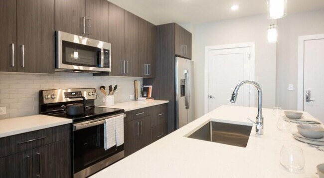 Photo - 800 Galleria Pkwy SE Unidad 201