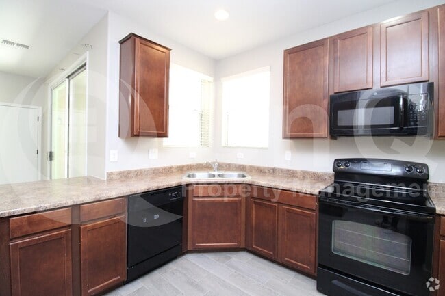 Building Photo - 947 S Utilis Dr Rental