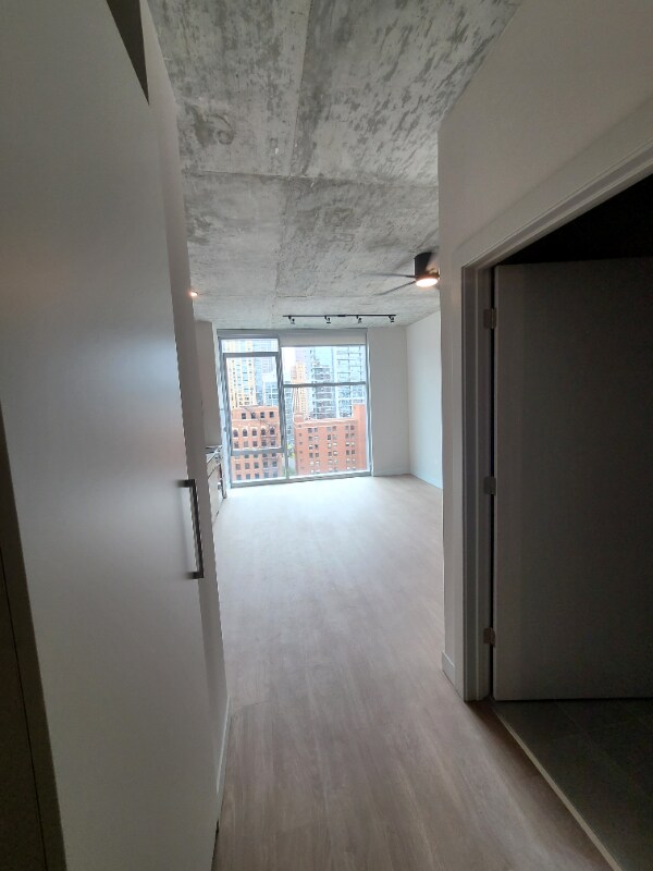 Photo - 216 W Chicago Ave