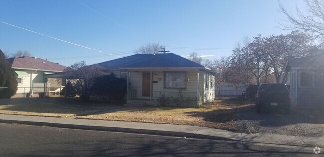 Building Photo - 2 Bed 1 bath house with carport