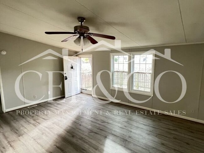 Photo - 217 Harrison Acres Dr