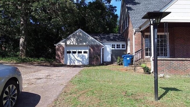 Photo - 229 Pinewood Ave