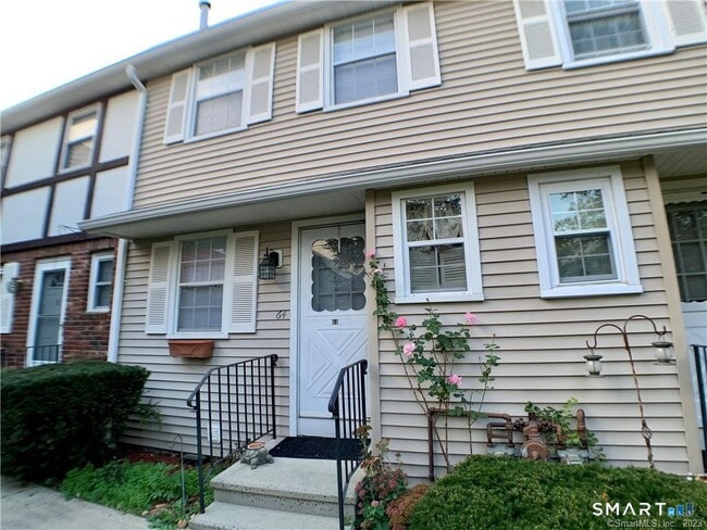 Building Photo - 64 E Gate Ln
