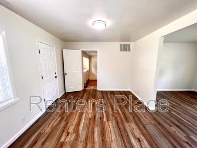 Photo - 5746 S Rockford Ave