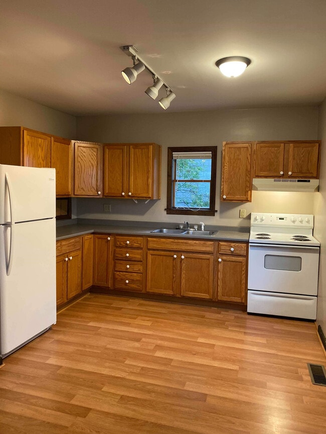 Photo - 141 3rd St Unit 1