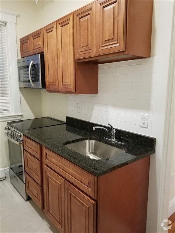 Building Photo - 73 Park Dr Unit 5 Rental