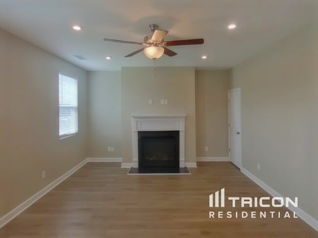 Photo - 105 Davenport Dr