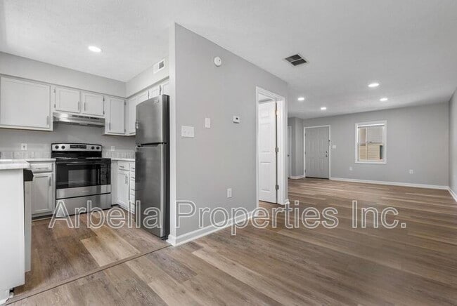 Building Photo - 2637 US-11W Unit Apt 3