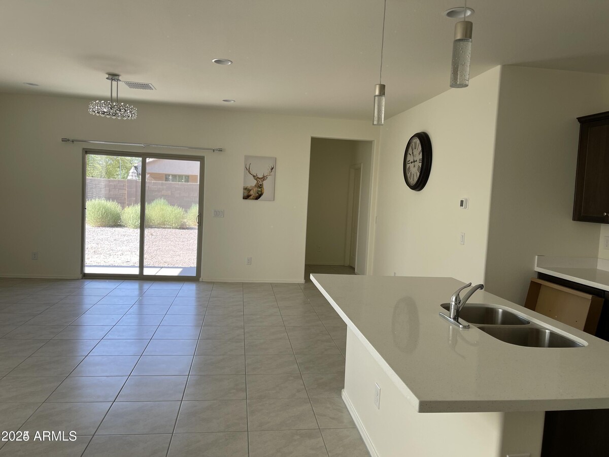Photo - 1585 E Kingman Pl