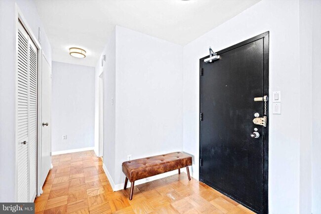 Photo - 3001 Veazey Terrace NW Unidad 710