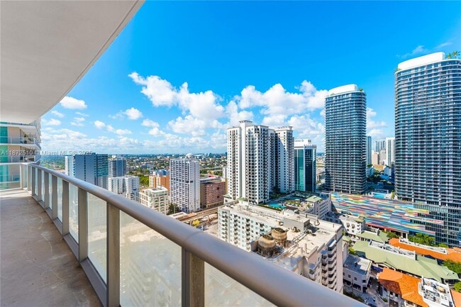 Building Photo - 1100 S Miami Ave Unit 2707 Rental