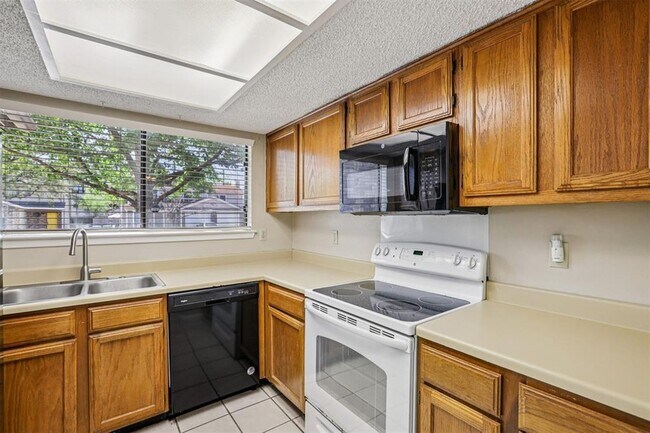 Photo - 13355 Water Oak Ln Unidad B