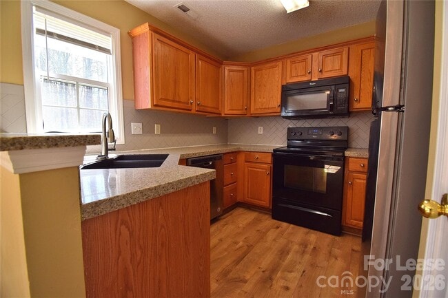 Photo - 614 Meadowbrook Dr