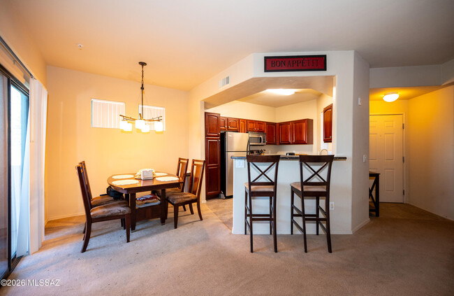 Building Photo - 2550 E River Rd Unit 15303
