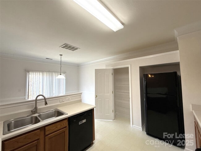 Photo - 2807 Forest Grove Ct