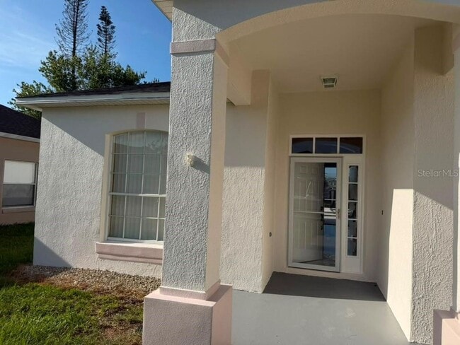 Building Photo - Remodeled home in Kissimmee