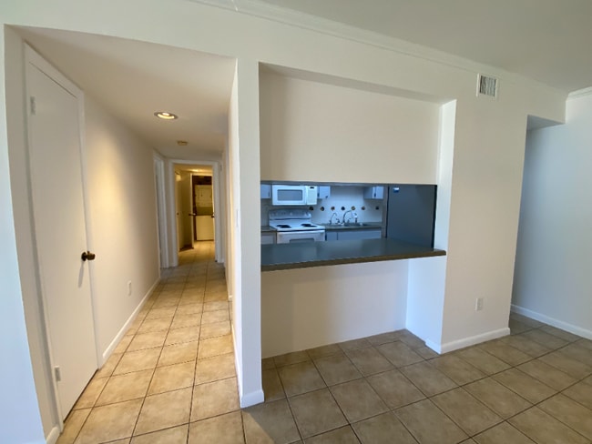 Photo - 710 N Village Dr Unit 205