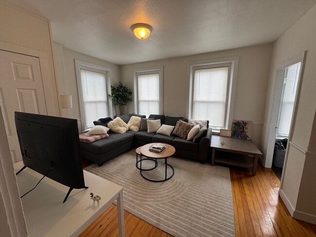 Photo - 22 Market St Unit 3