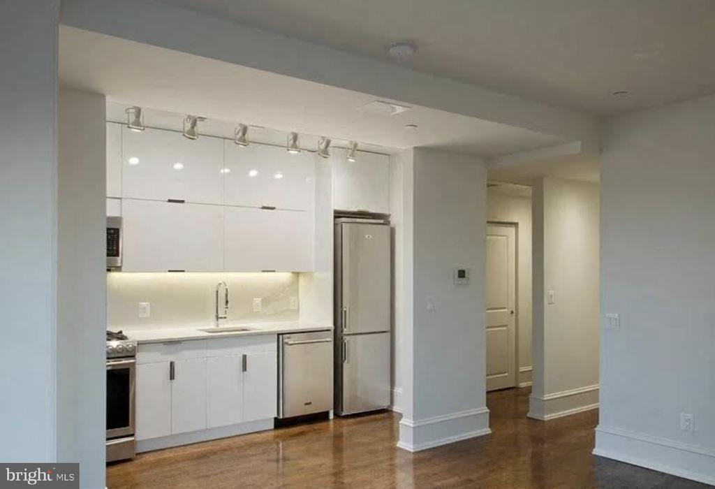 Photo - 501 Seward Square SE Unit 5