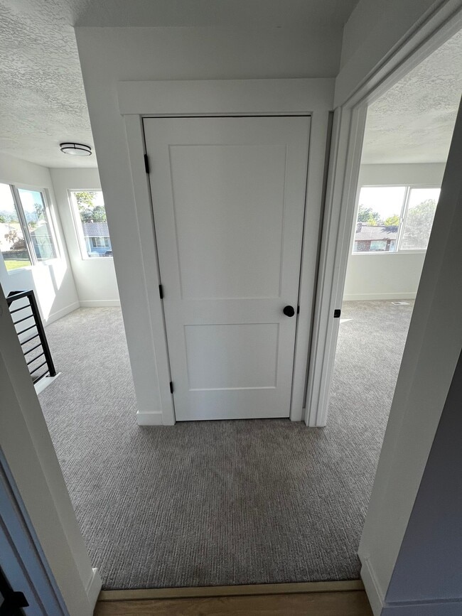 Photo - 1005 E Platinum Way