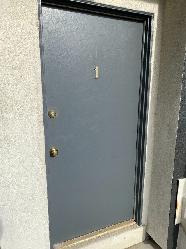 Photo - 3746 S Canfield Ave Unit 1