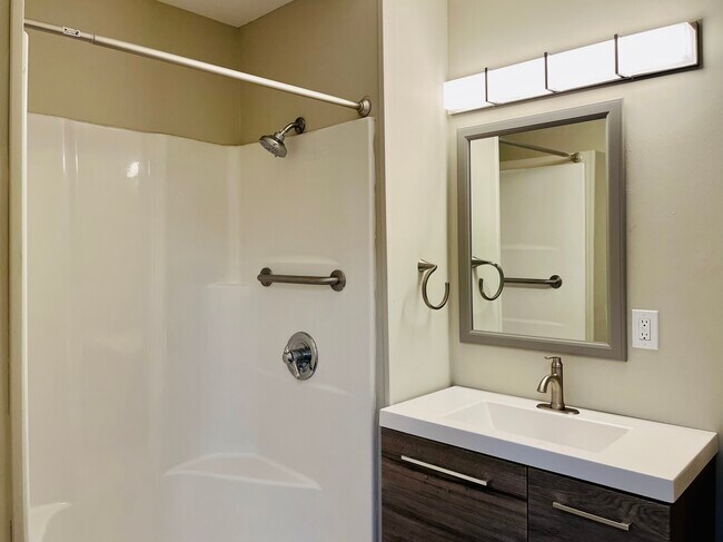 1BR,1BA-Skyler - West End Lofts