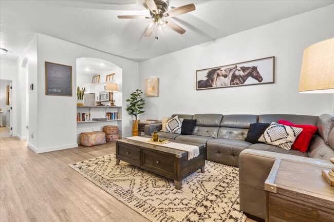 Building Photo - 3962 N McKinley Pk Ave Unit ID1310538P