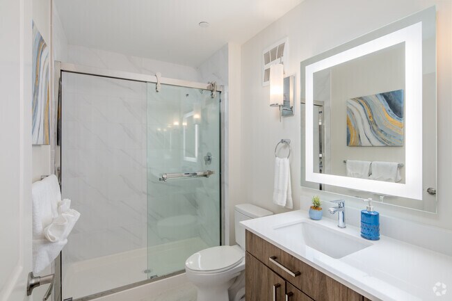 Emerald 2BR, 2BA - 1,095SF Bathroom