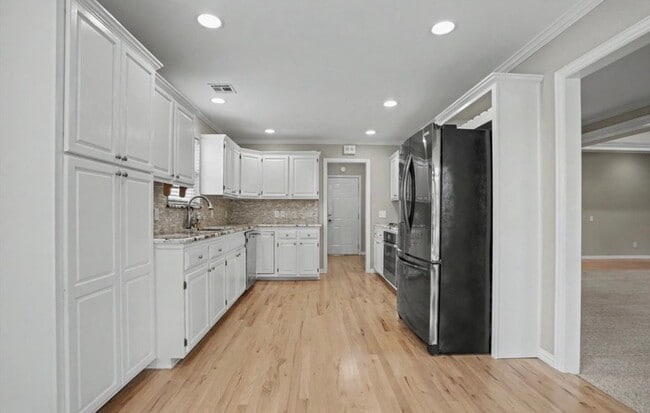 Photo - 412 N Forest Ridge Blvd