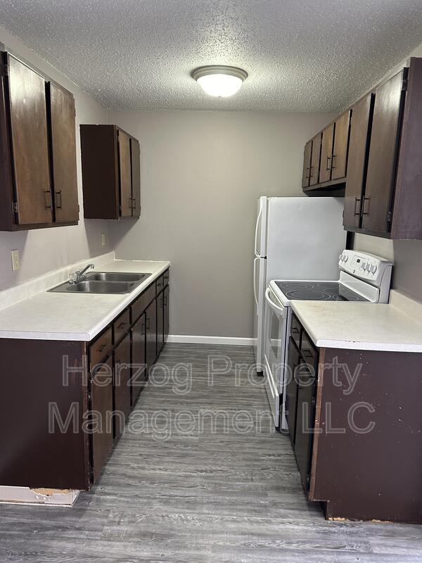 Center Street Apartments