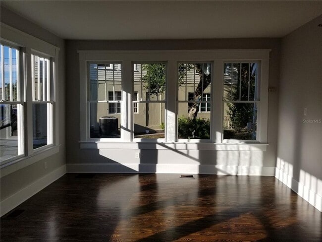 Photo - 835 7th Ave S