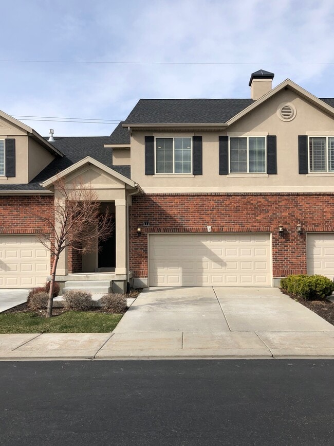 Photo - 141 E Backhand Ln