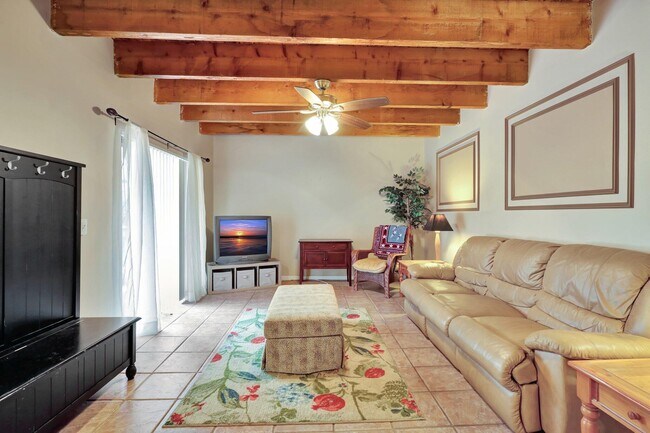 Photo - 1558 Shaker Cir
