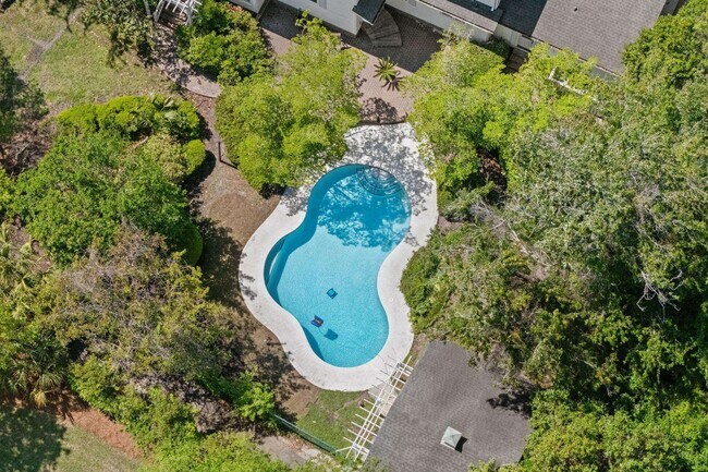 Photo - 5704 Woodside Ave