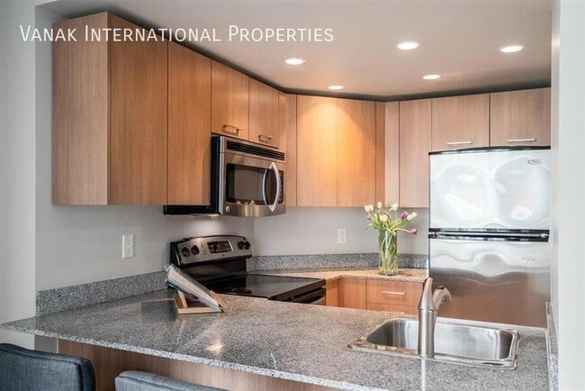 Charming 1-Bedroom Apartment in Vibrant Downtown Vancouver