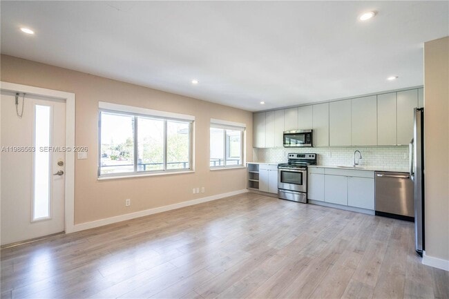 Photo - 2400 NE 26th St Unit 7