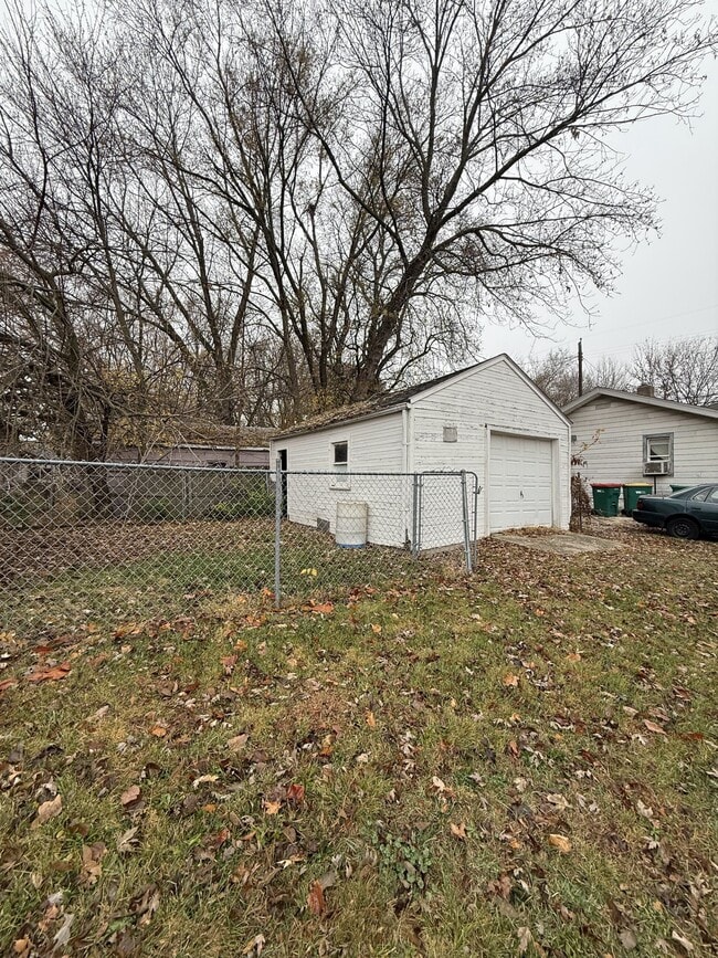 Photo - 1652 E Hickory St