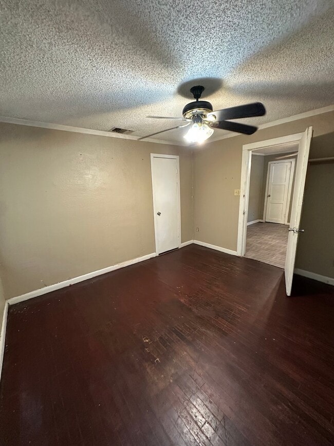 Photo - 944 W Lynwood Ave