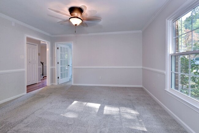 Photo - Spacious End-Unit Townhome