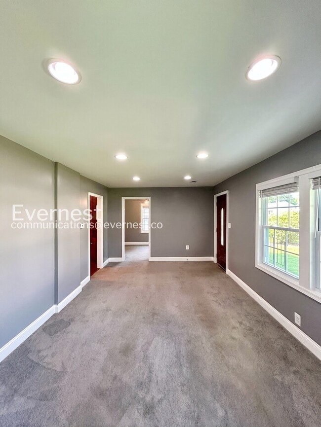 Photo - 2 Bed, 1 Bath Home with Off-Street Parking / Pet-Friendly / Available Now!