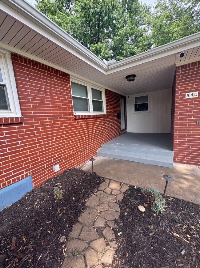 Photo - 840 N Waddington Ave