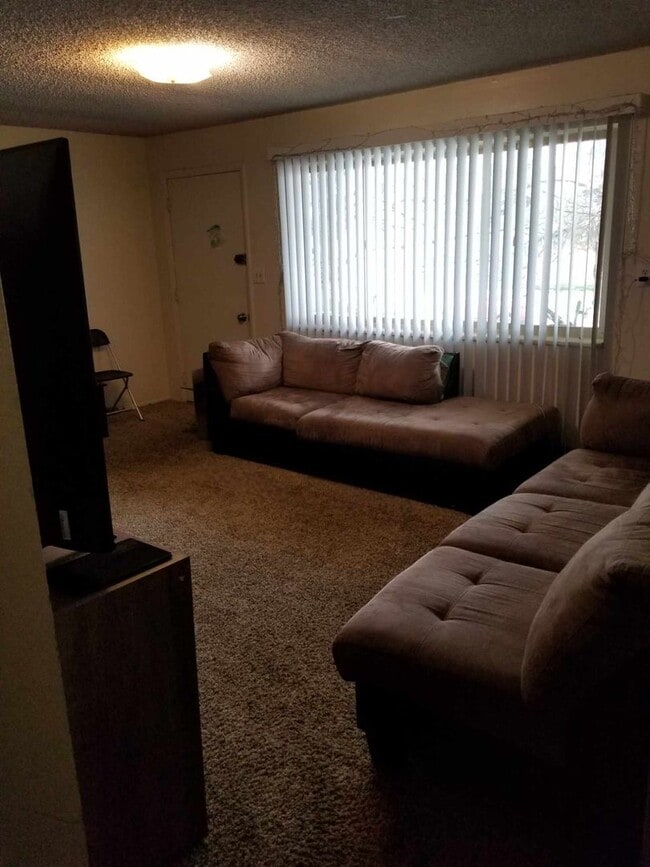 Building Photo - 2 Bed 1 Bath Orem Apartment by Orem Library Unit 41