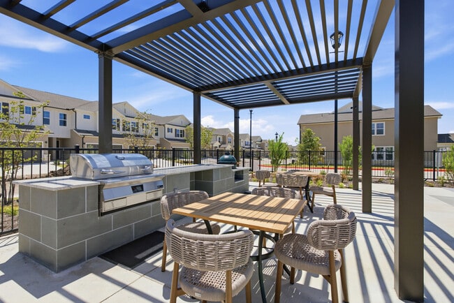 HARMON Melissa by Crescent Communities