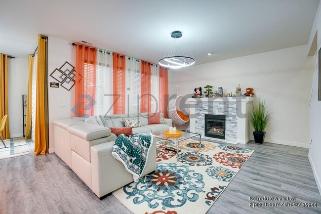 Photo - 1313-1173 173 Pl SE