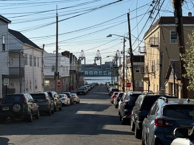 Photo - 129 W 20th St Unit 3