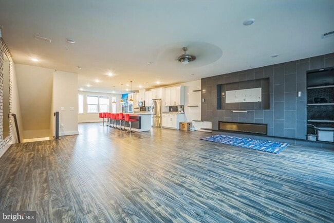 Photo - 44764 Tiverton Sq