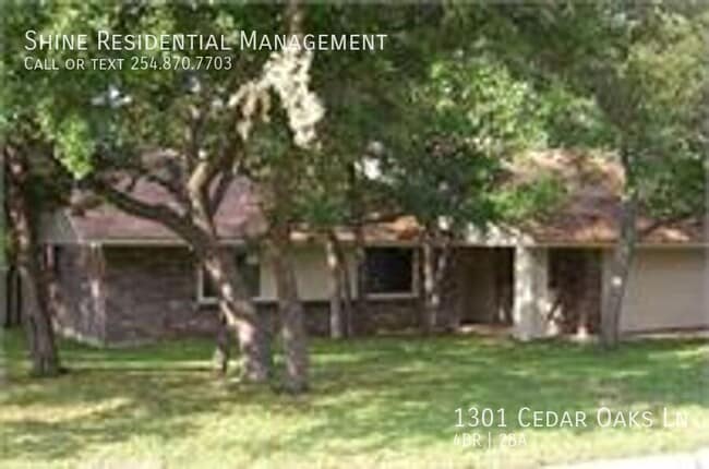 Building Photo - 1301 Cedar Oaks Ln