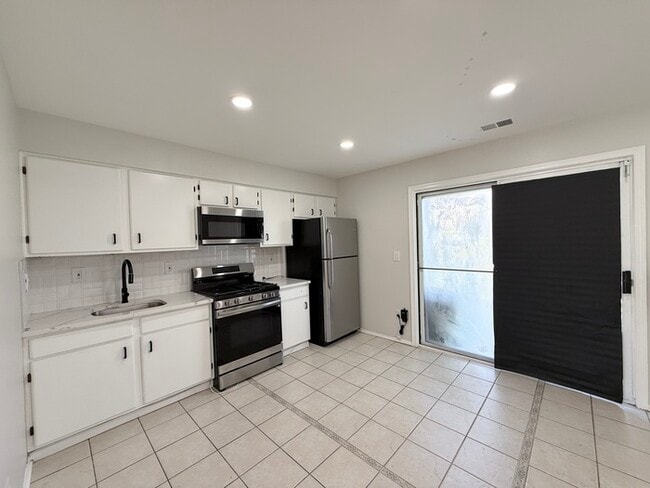 Photo - 171 Scobee Ln