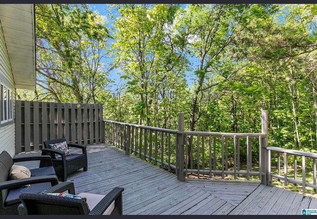 Photo - Newly 2 Bedroom Remolded Home/ Area